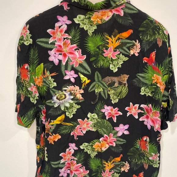 Divided Men’s Hawaiian print button up - Picture 3 of 3